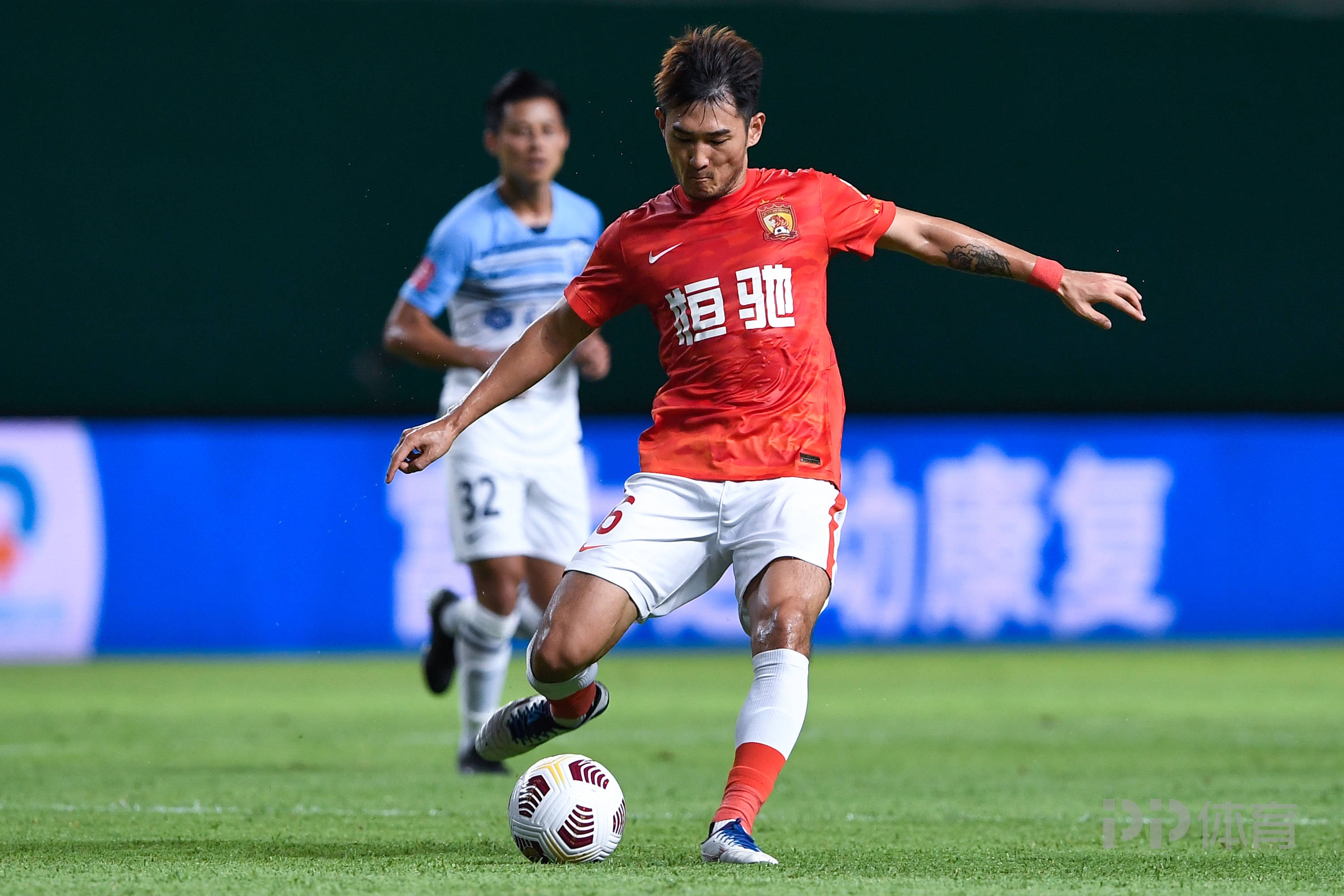 关于广州队迎中超关键赛；窗口期扳平良机；更衣室稳定；临场指挥获称赞的信息