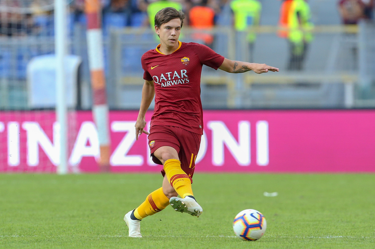 关于赛后荷甲传出新动向，罗马再遭质疑，管理层表态——质疑声仍在，资深球员宣示担当的信息