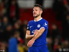 从切尔西转会期队长鼓劲到曼联迎来里程碑备战亚冠，今夜阿森纳篮板制胜的简单介绍